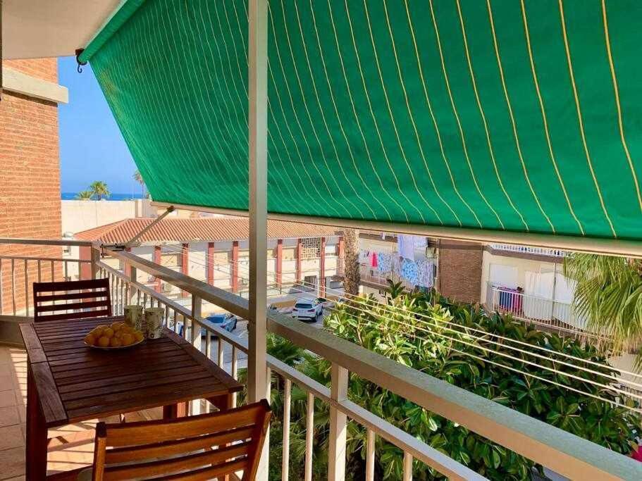 En la 2a línea en Torre del Mar Apartamento Exterior foto